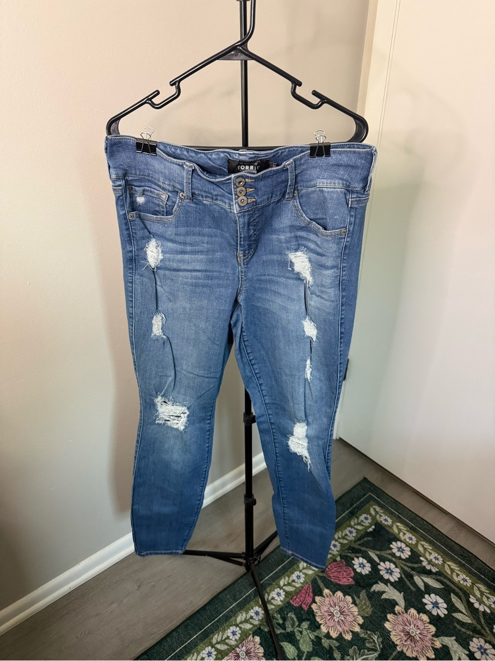 Torrid Medium Washed Distressed Jeggings - 16R